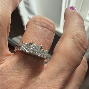 Elegant Silver Three-Stone Ring